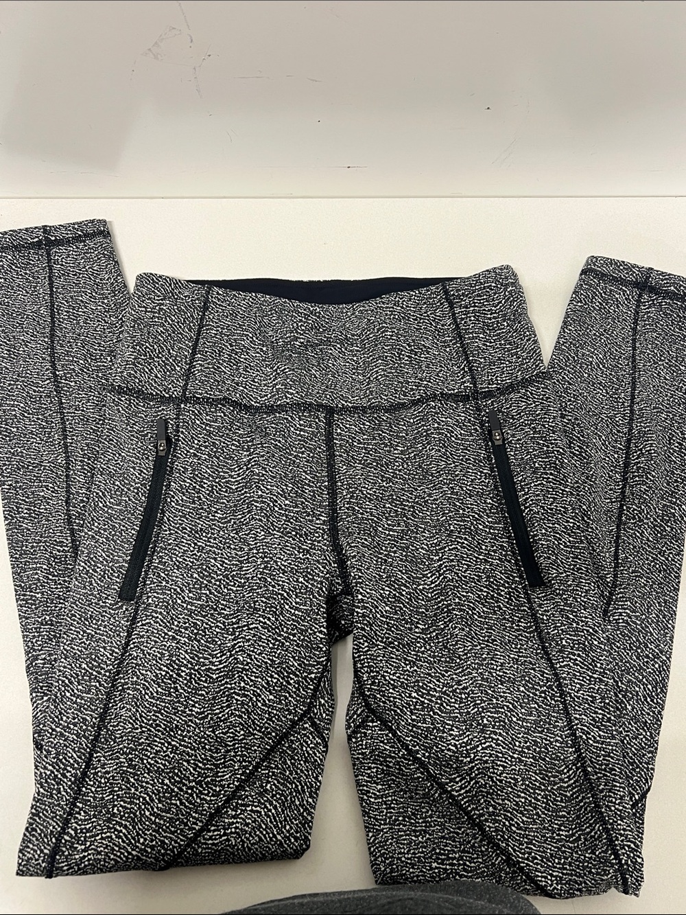 Women's Lululemon Leggings Lot of 3 Size 6 Black Gray - Picture 12 of 16